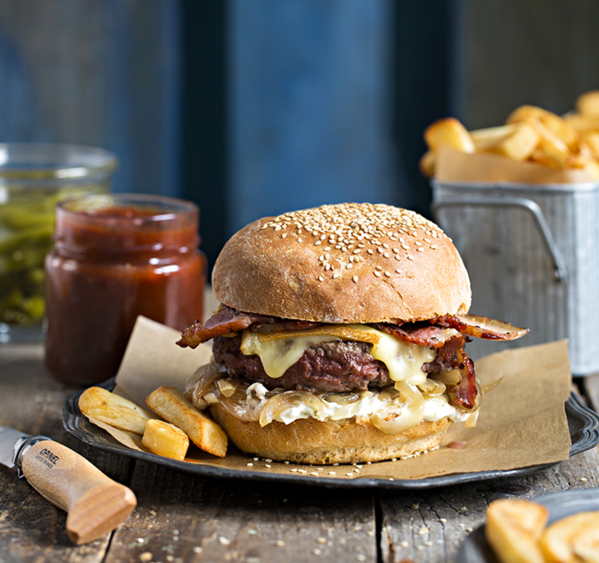 Raclette le Fribourg Herbs Cheese Burger